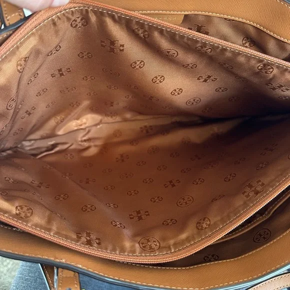 Tory Burch York Buckle Leather Tote Bag - Picture 7 of 9